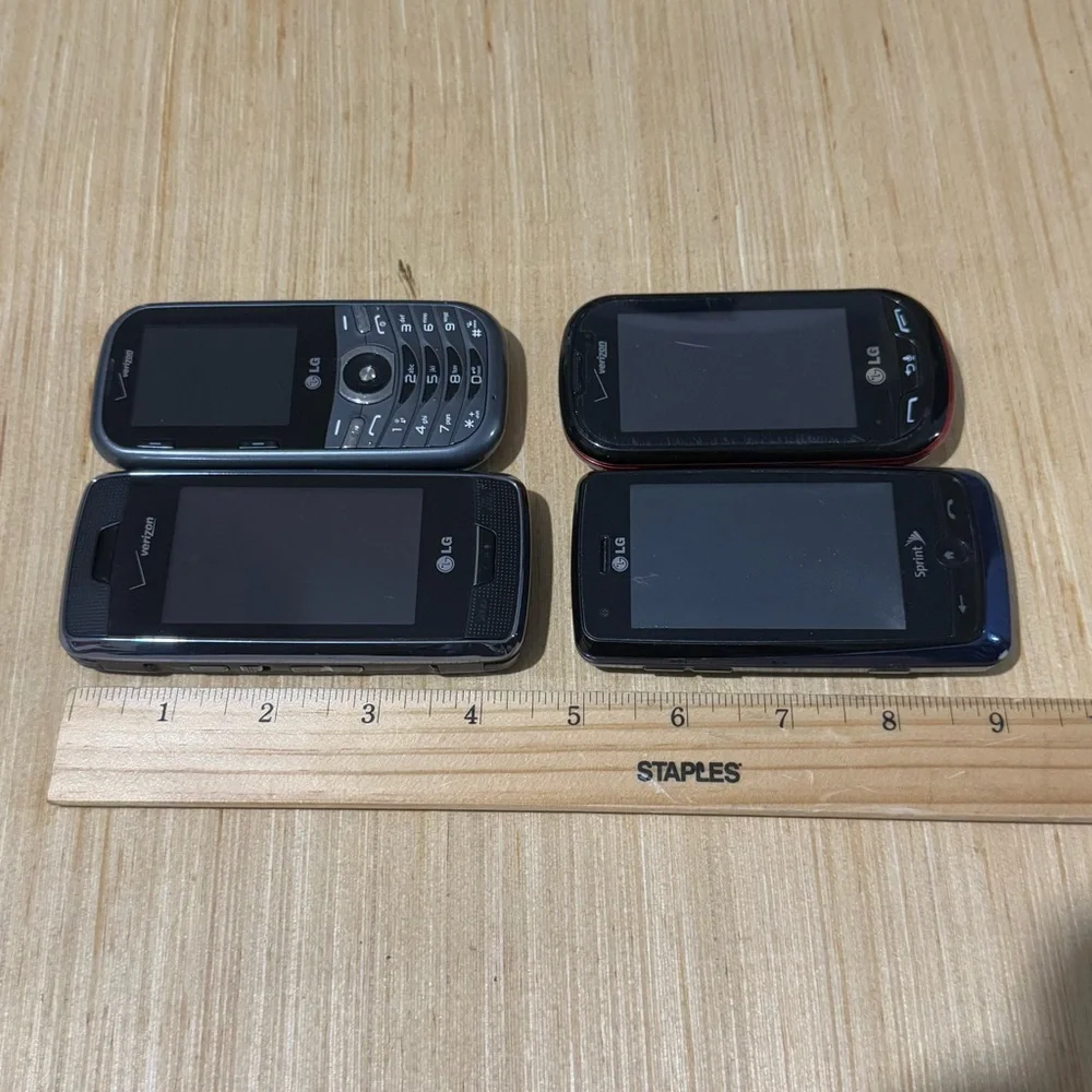Lot Of 4 Vintage LG Flip Phones “UNTESTED” No Chargers Verizon Sprint,Read Info